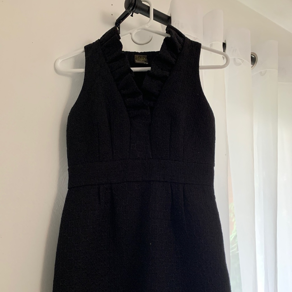 LBD ruffle collar